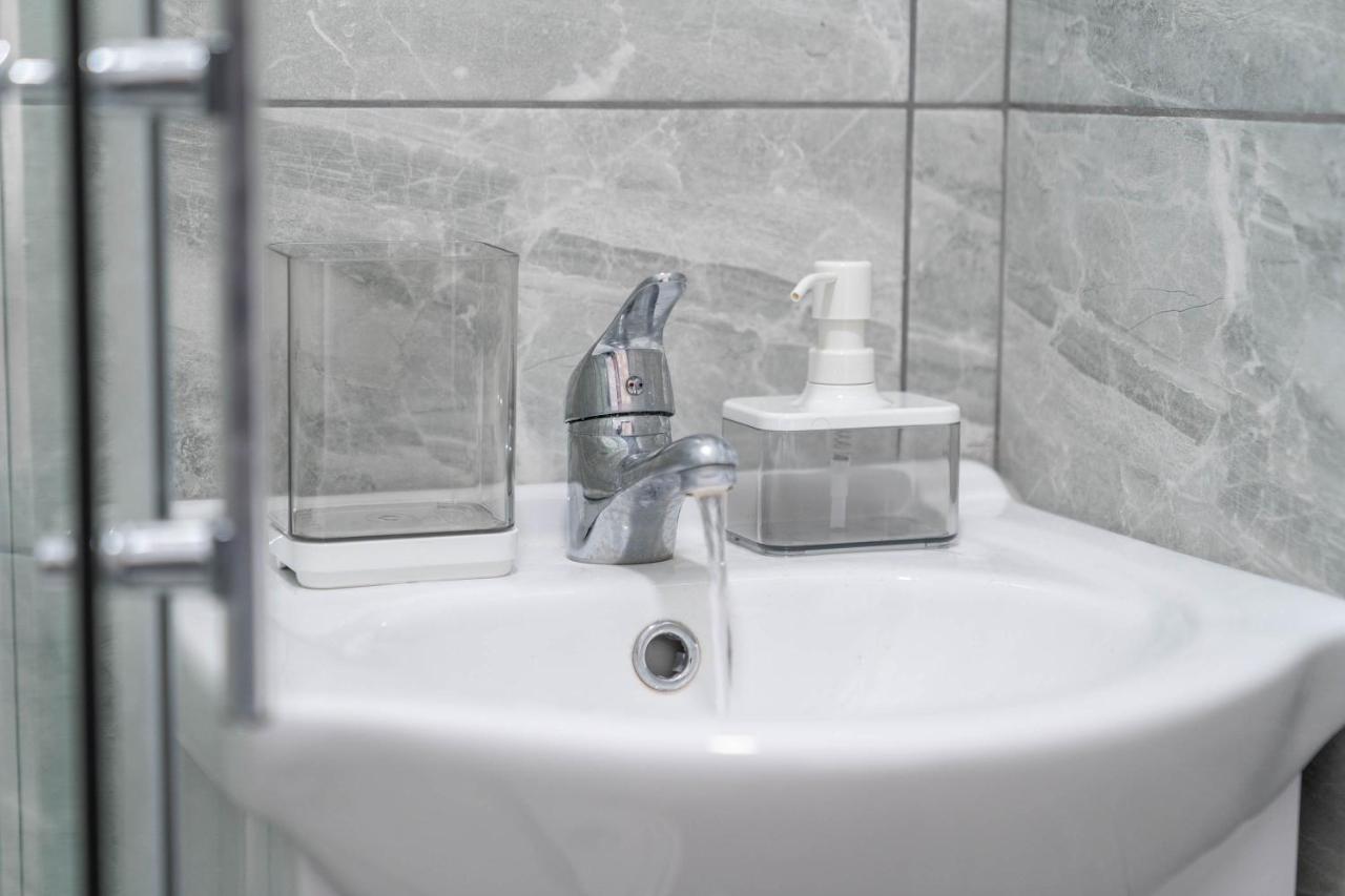 Sky Rooms One Bedroom Modern Studio Apartment 3 Birmingham Extérieur photo